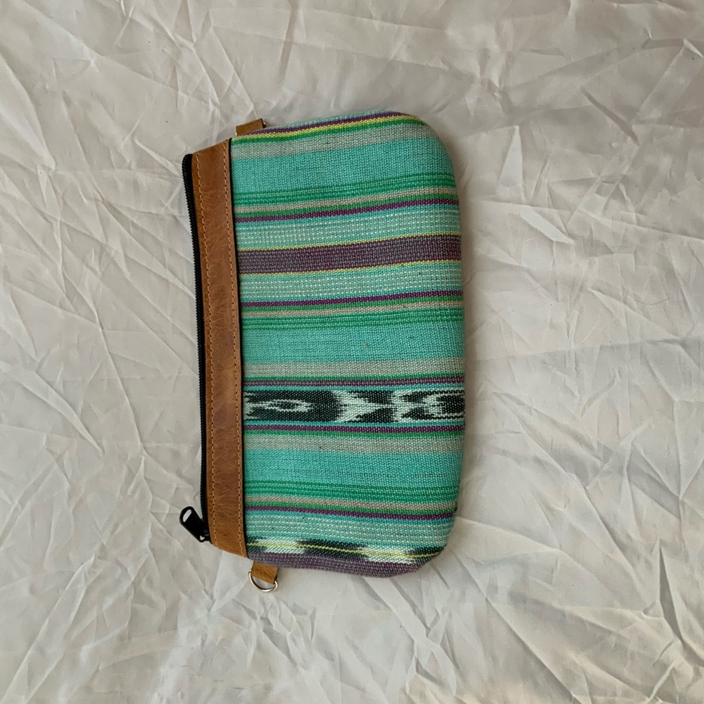 Guatemalan clutch